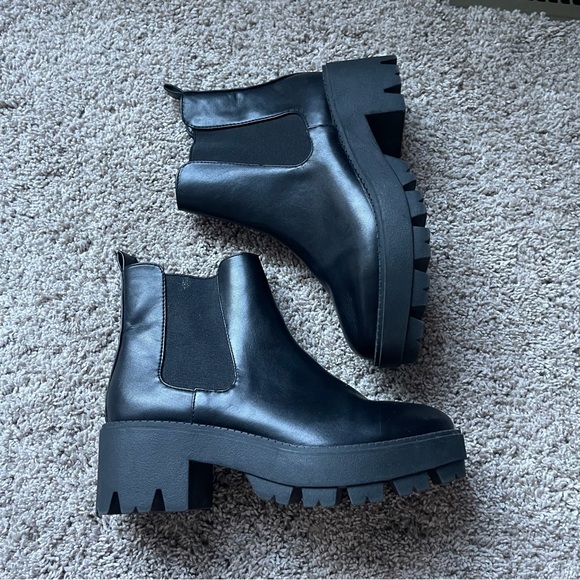 Urban Outfitters Black Chunky Platform Boot Size 7 - Picture 1 of 10